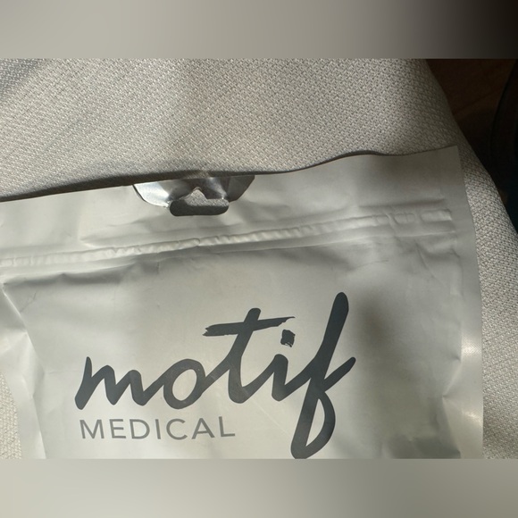 New Motif Medical Pregnancy Support Band, Medium, White - Picture 7 of 7